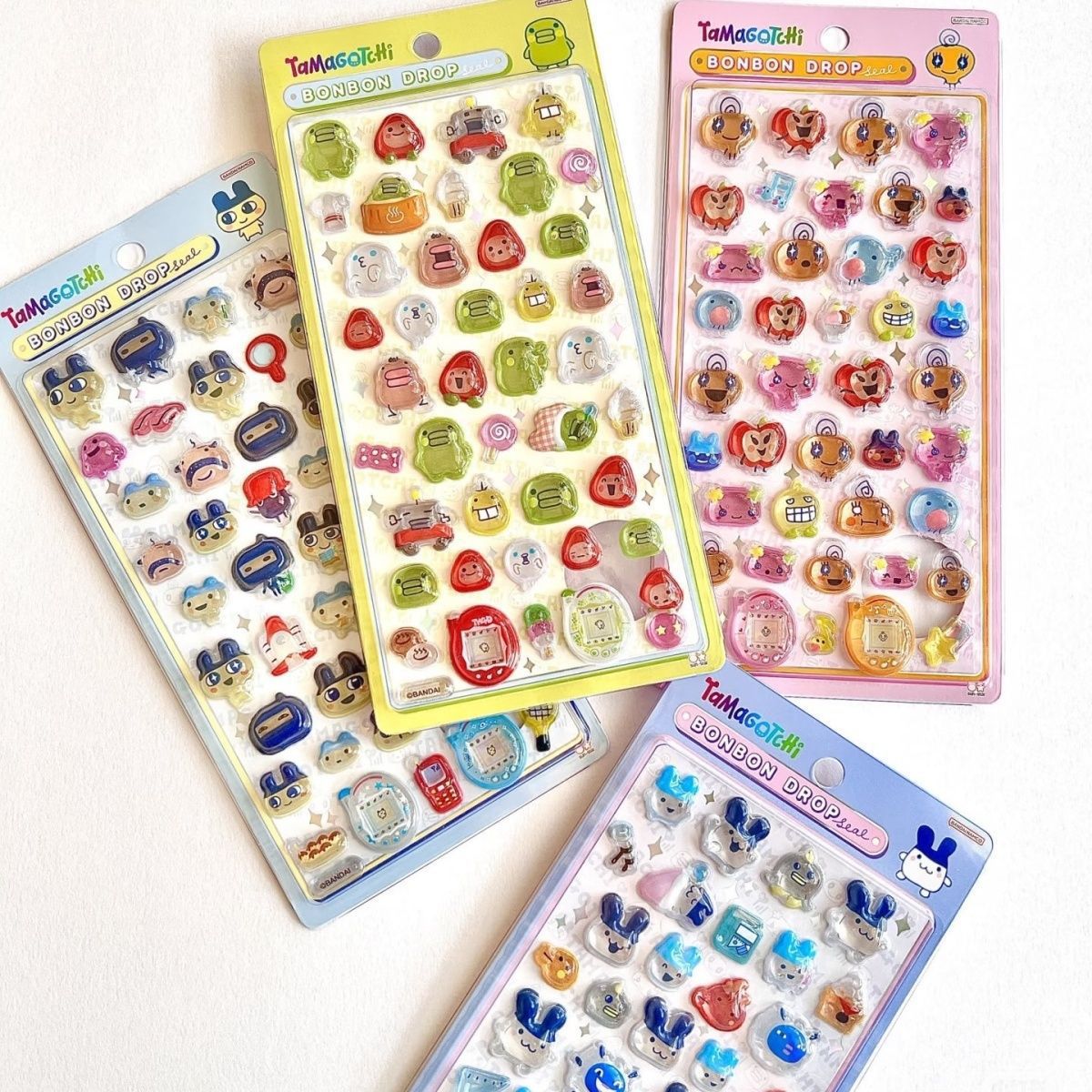 Bandai Model Tamagotchi - Tamagotchi 3D-Aufkleber - Niedliche Cartoon-Mehrfarben-Aufkleber, Perfekt